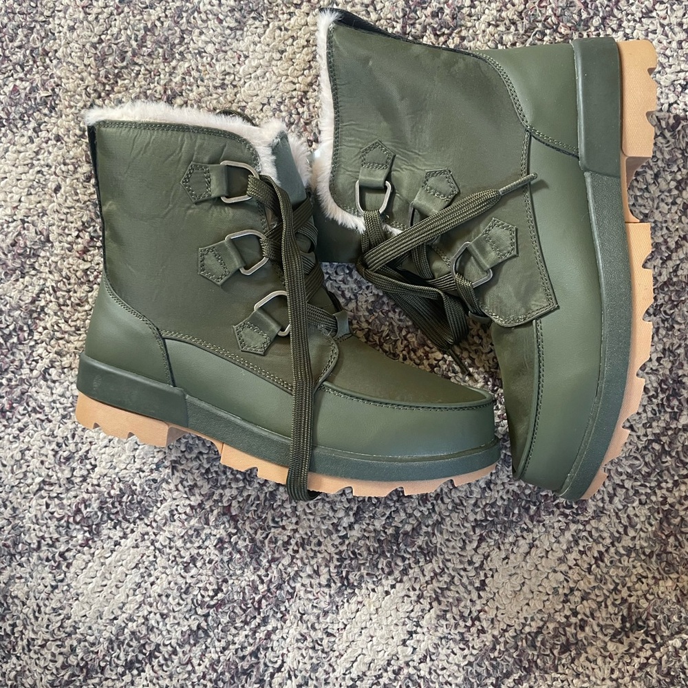 Torrid cold weather nylon green winter wide boots